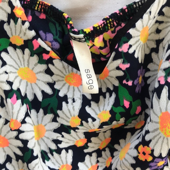 Romper - Picture 2 of 4